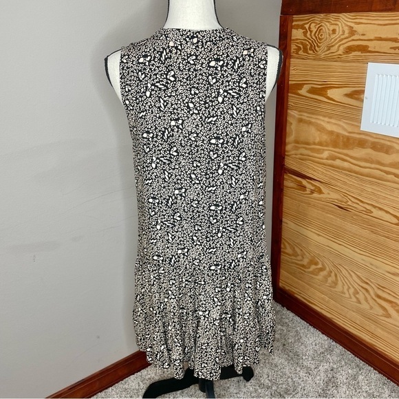 Nine West Button Front Tiered Drop Waist Mini Dress in Cheetah Ditsy Medium - Picture 4 of 10